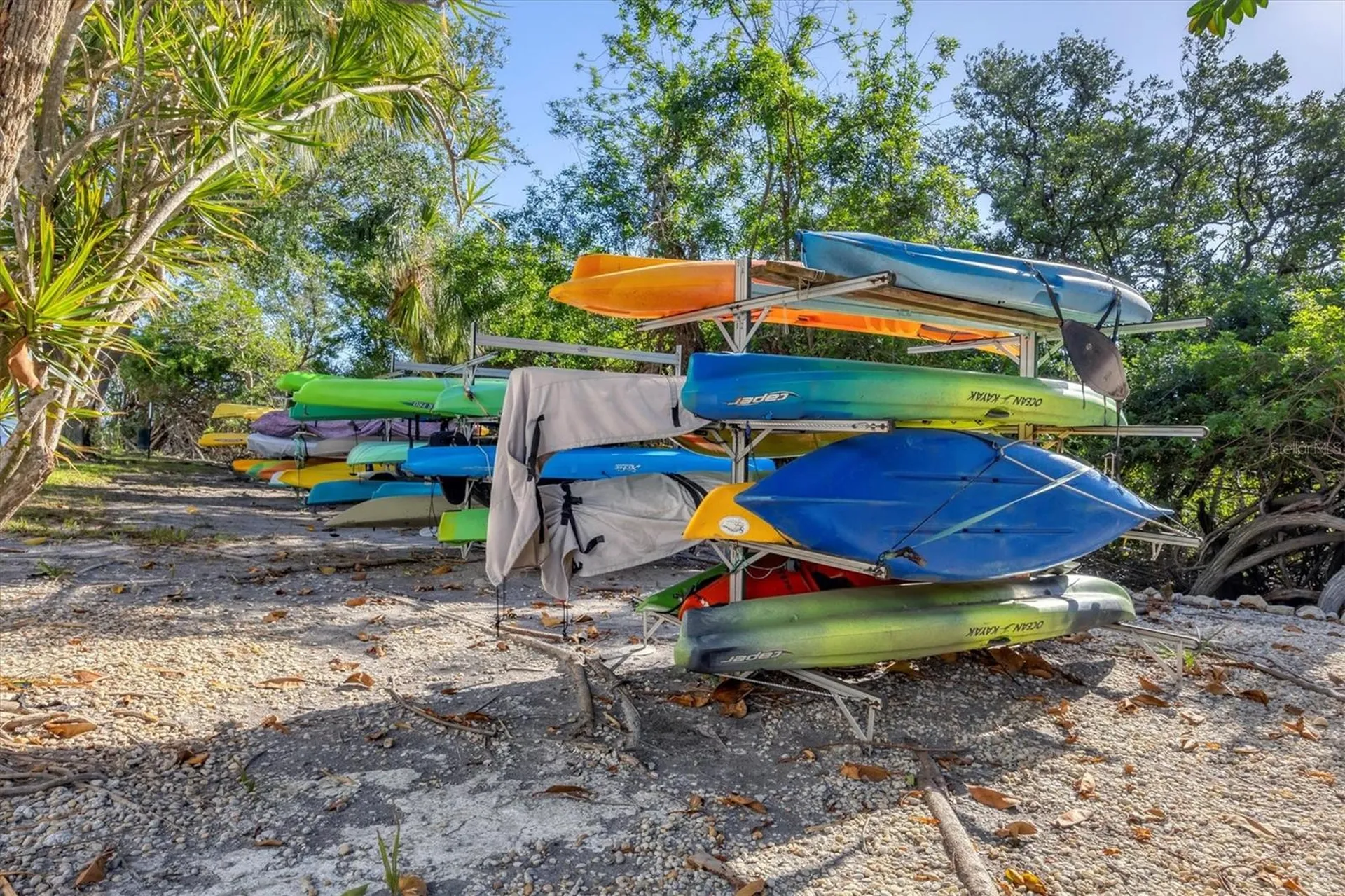 527 Sutton Place Longboat Key FL 34228
