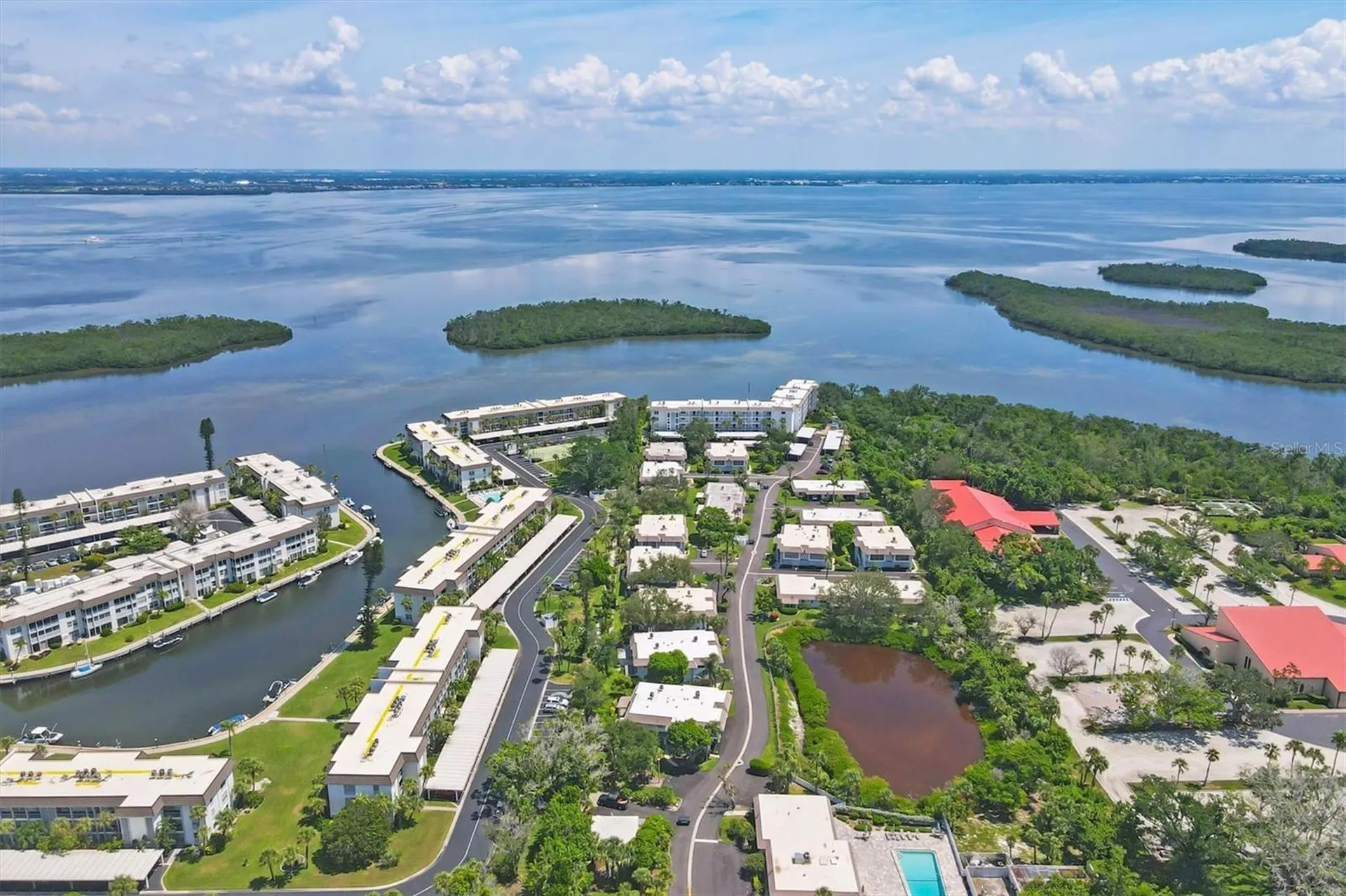 527 Sutton Place Longboat Key FL 34228
