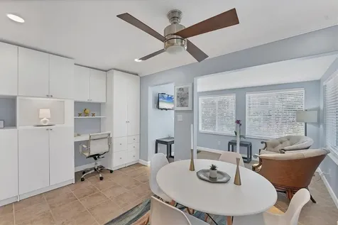 527 Sutton Place Longboat Key FL 34228