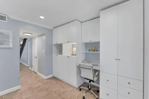 527 Sutton Place Longboat Key FL 34228