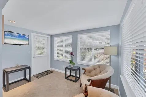 527 Sutton Place Longboat Key FL 34228