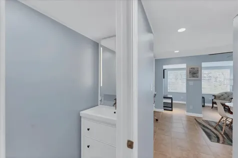 527 Sutton Place Longboat Key FL 34228