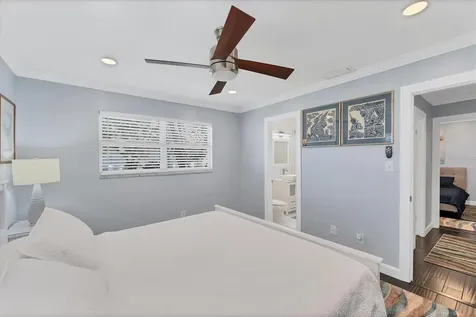 527 Sutton Place Longboat Key FL 34228
