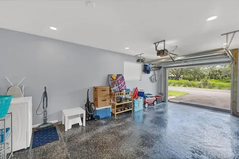 527 Sutton Place Longboat Key FL 34228