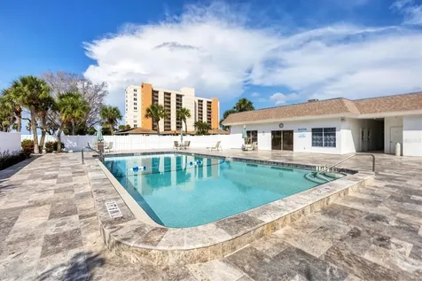 527 Sutton Place Longboat Key FL 34228