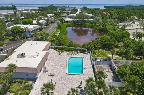 527 Sutton Place Longboat Key FL 34228
