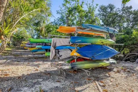 527 Sutton Place Longboat Key FL 34228