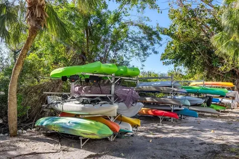 527 Sutton Place Longboat Key FL 34228