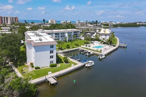 527 Sutton Place Longboat Key FL 34228