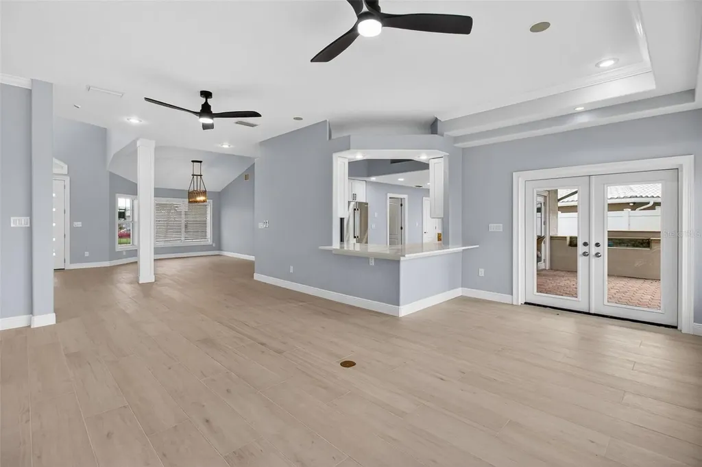 1073 79th Street S St Petersburg FL 33707