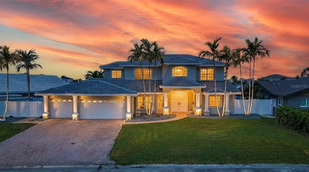 1073 79th Street S St Petersburg FL 33707