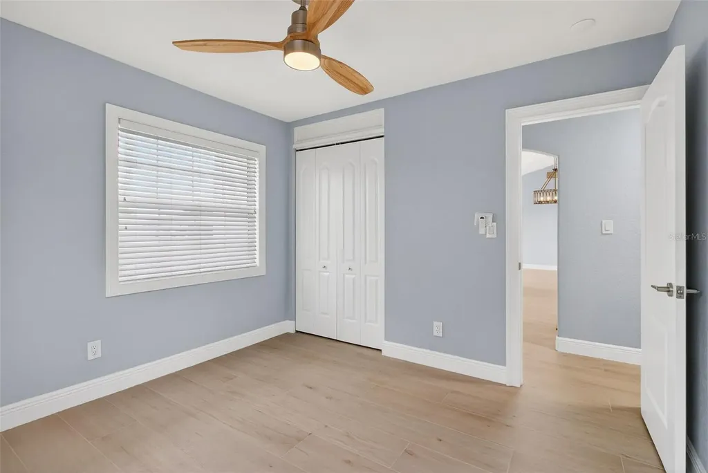 1073 79th Street S St Petersburg FL 33707