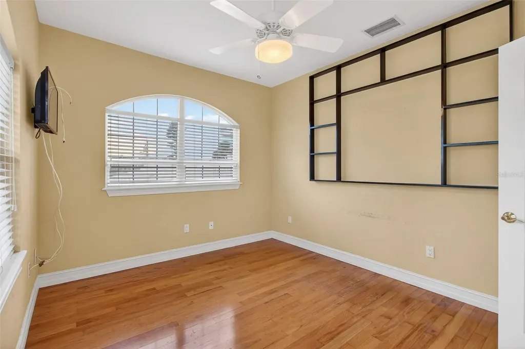 1073 79th Street S St Petersburg FL 33707