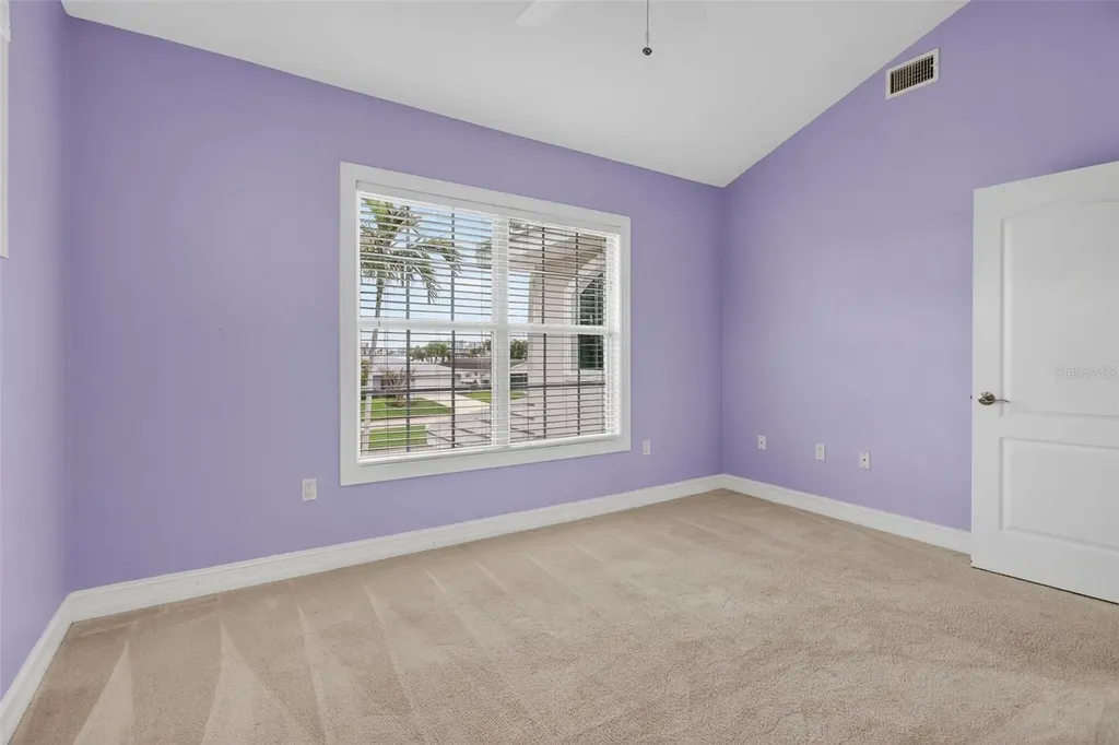 1073 79th Street S St Petersburg FL 33707