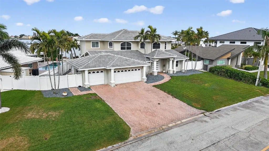 1073 79th Street S St Petersburg FL 33707