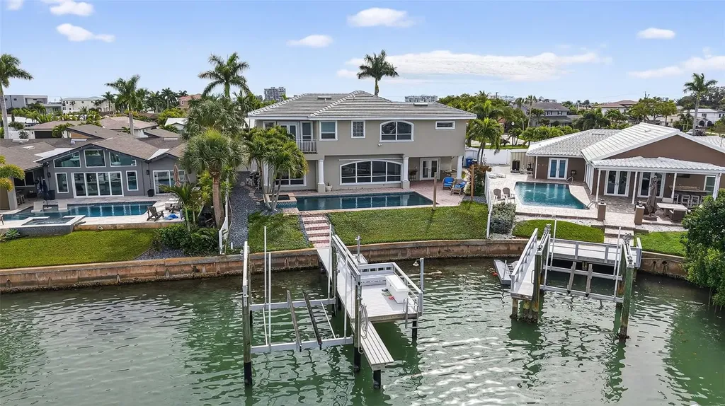 1073 79th Street S St Petersburg FL 33707
