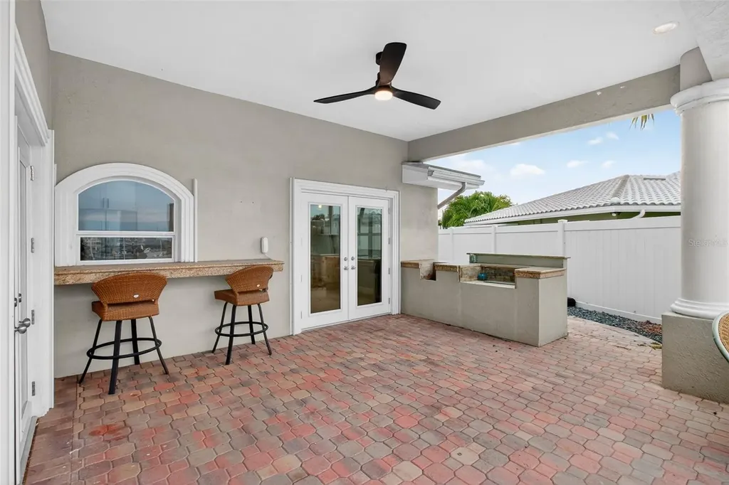1073 79th Street S St Petersburg FL 33707
