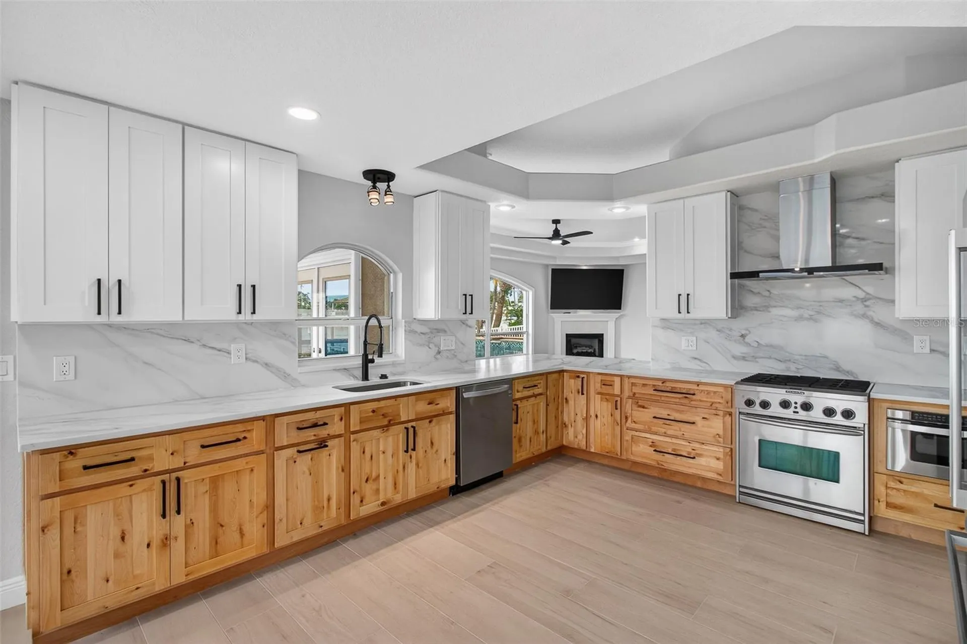 1073 79th Street S St Petersburg FL 33707