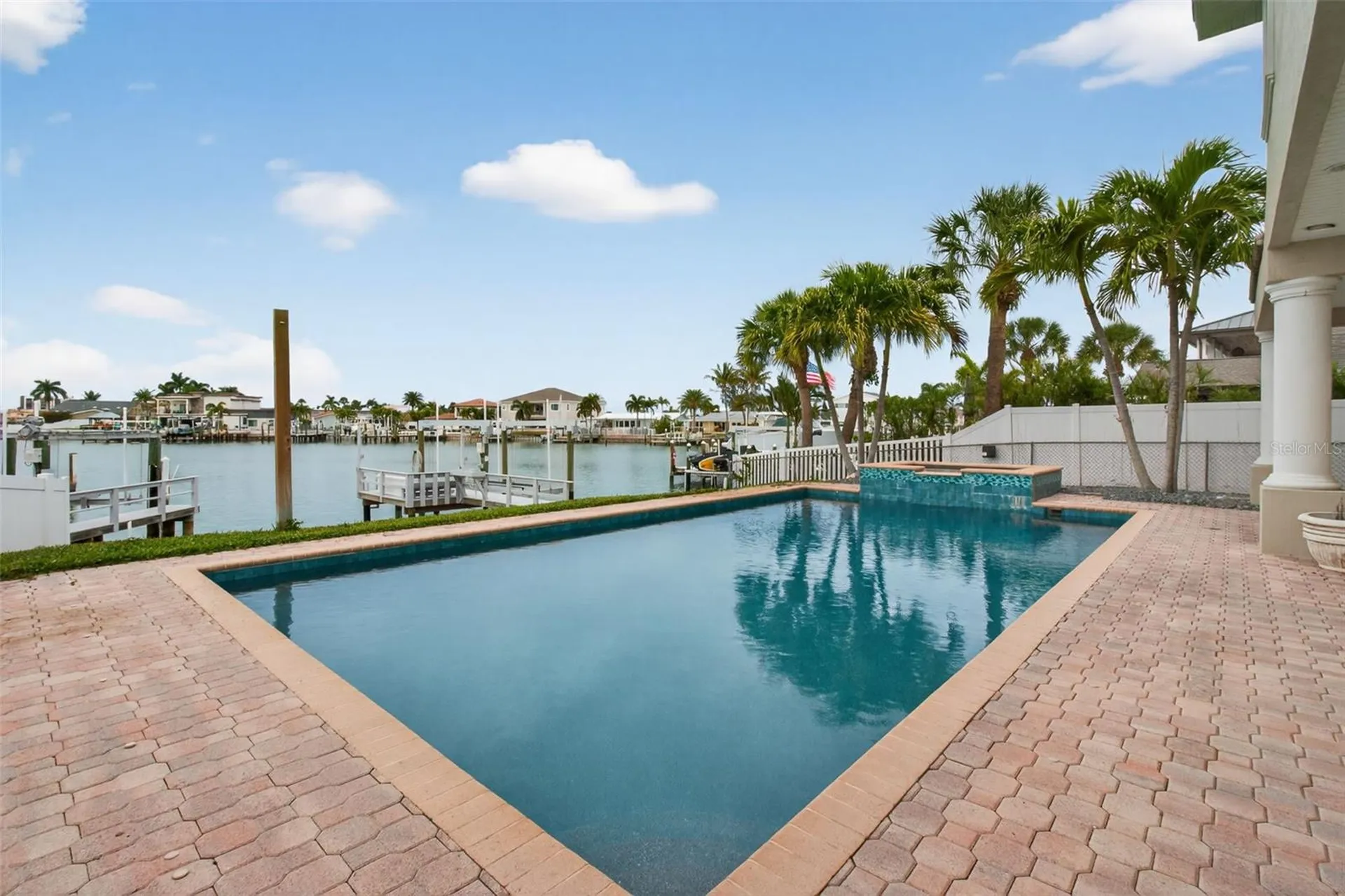 1073 79th Street S St Petersburg FL 33707