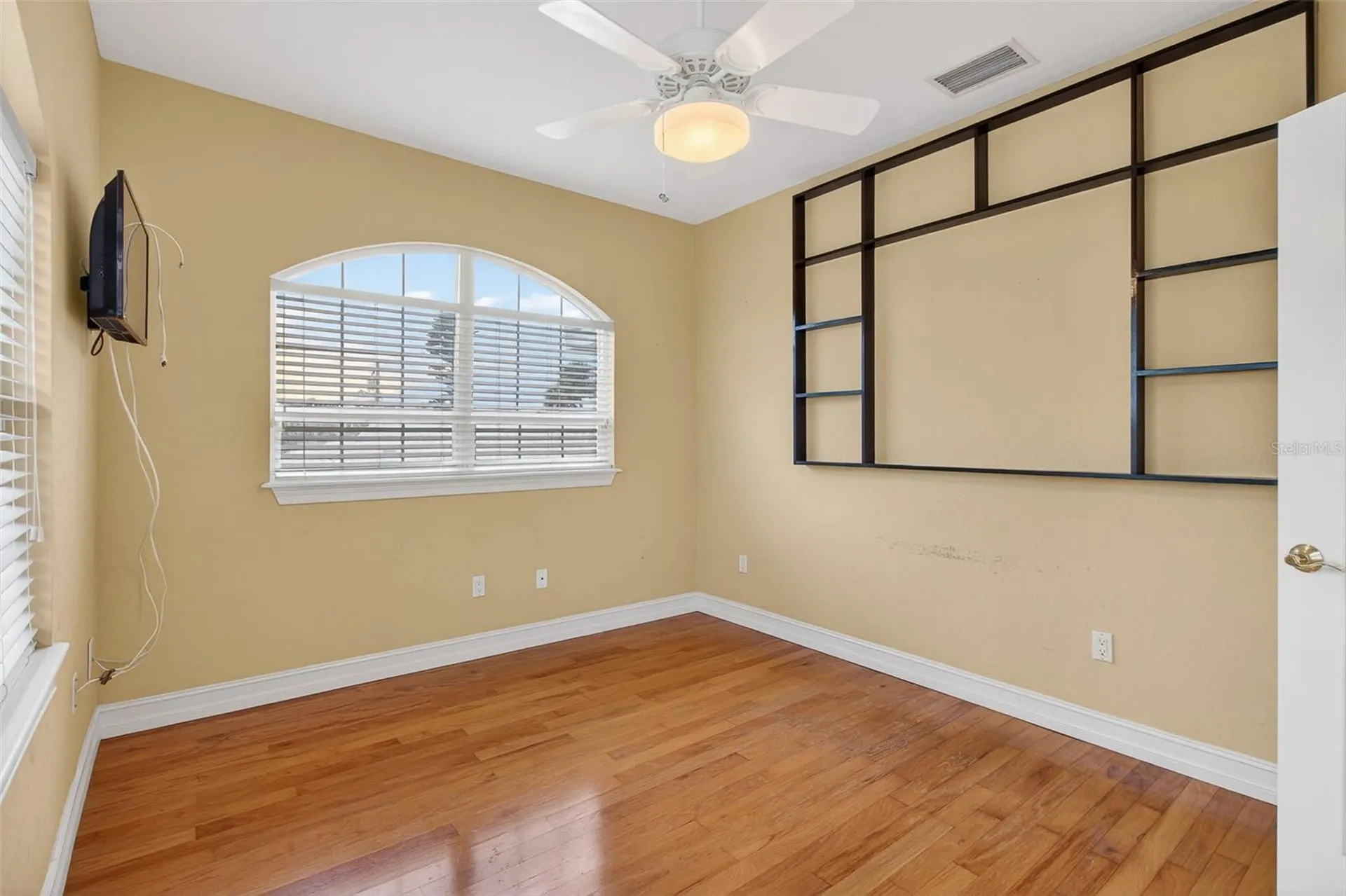 1073 79th Street S St Petersburg FL 33707