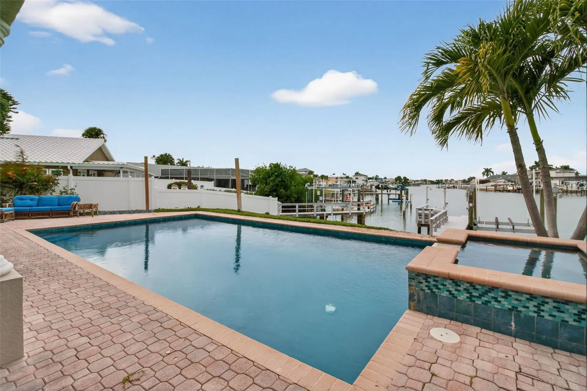 1073 79th Street S St Petersburg FL 33707