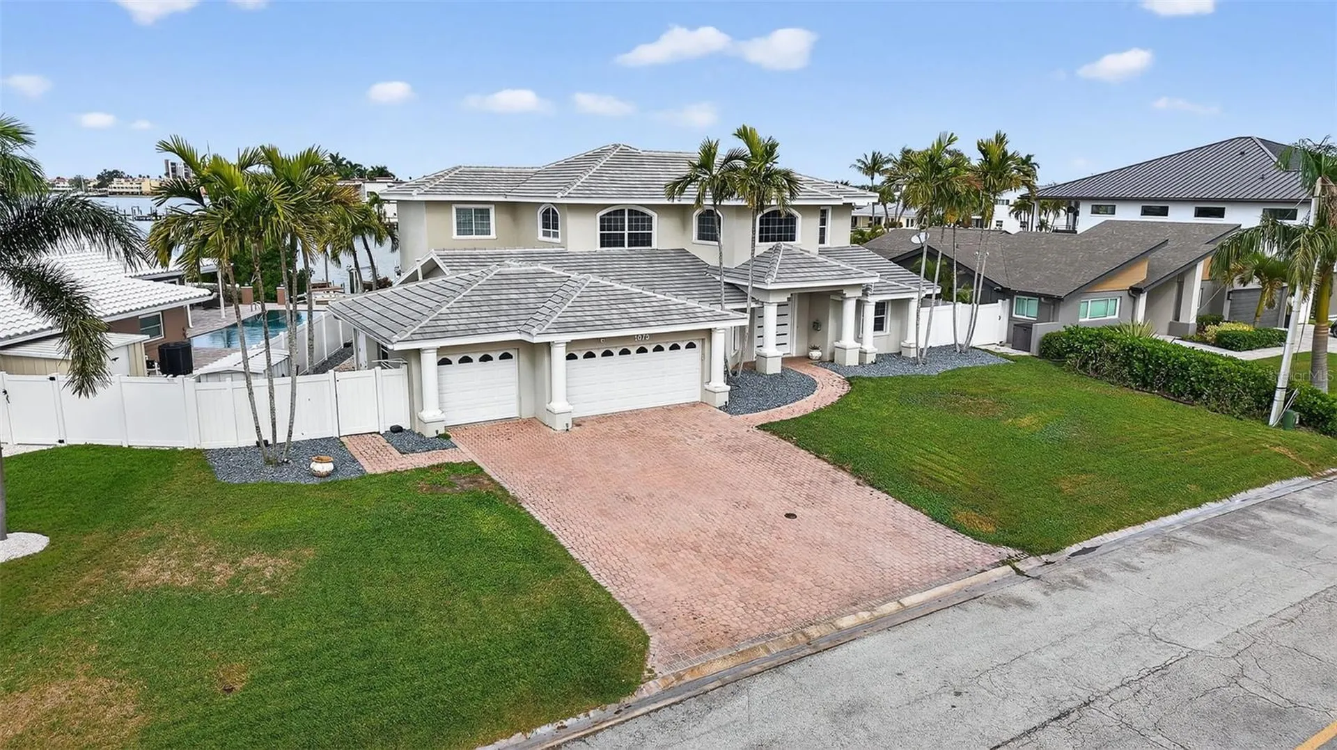 1073 79th Street S St Petersburg FL 33707