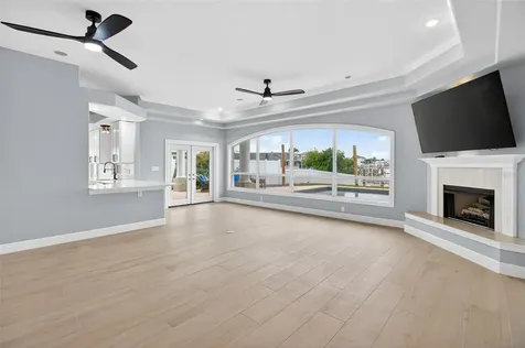 1073 79th Street S St Petersburg FL 33707