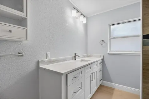 1073 79th Street S St Petersburg FL 33707