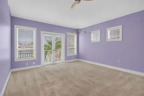 1073 79th Street S St Petersburg FL 33707