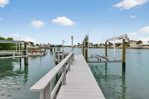 1073 79th Street S St Petersburg FL 33707