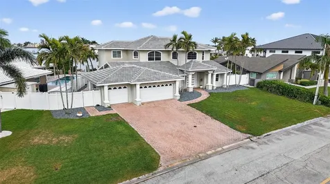 1073 79th Street S St Petersburg FL 33707