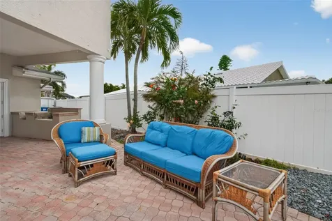 1073 79th Street S St Petersburg FL 33707