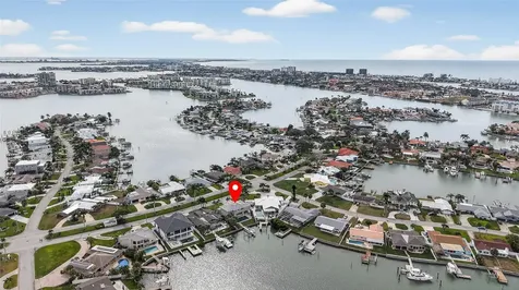 1073 79th Street S St Petersburg FL 33707