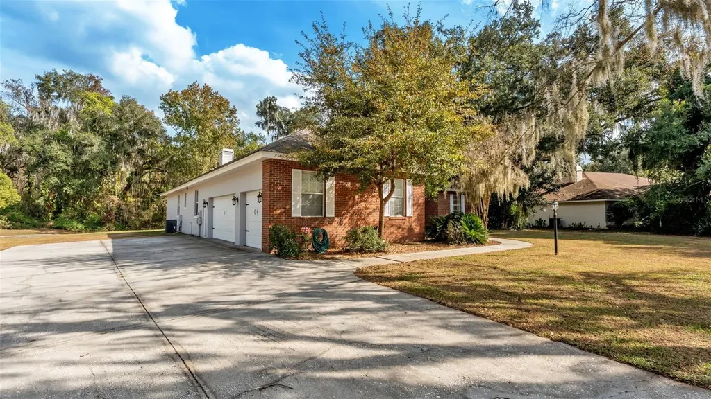 1345 Longoak Dr Drive N Lakeland FL 33811