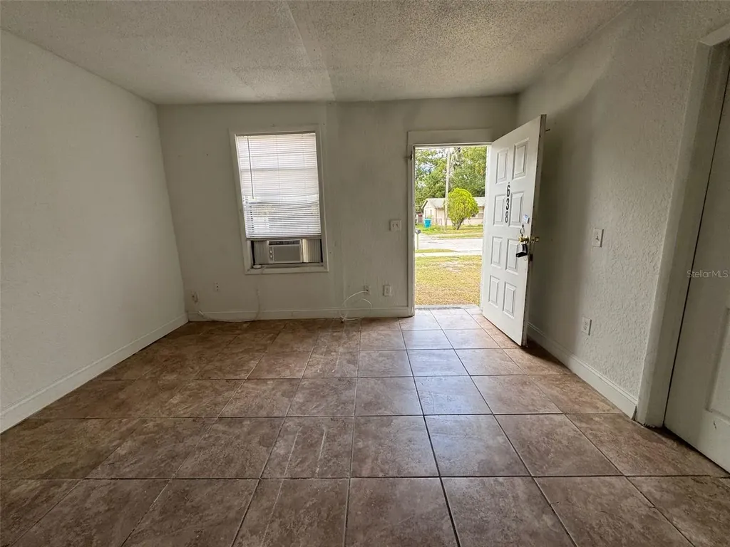 638 Columbia Orlando FL 32805