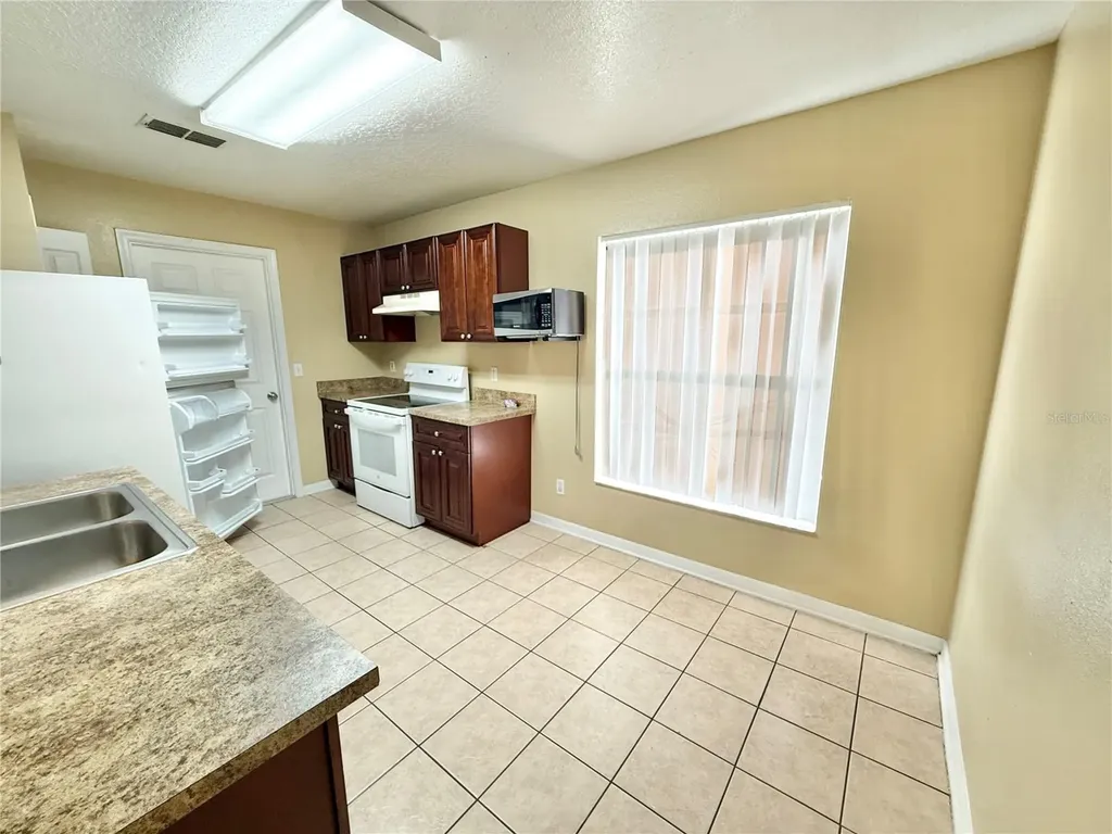 4695 Prairie Point Boulevard Kissimmee FL 34746