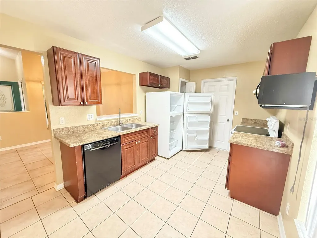 4695 Prairie Point Boulevard Kissimmee FL 34746
