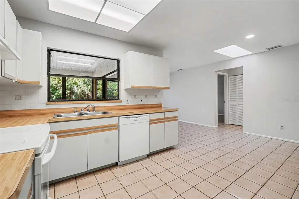 2015 Lucky Street Port Charlotte FL 33948