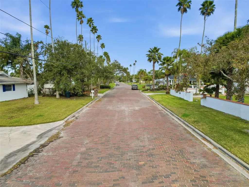 1600 Santa Barbara Drive Dunedin FL 34698