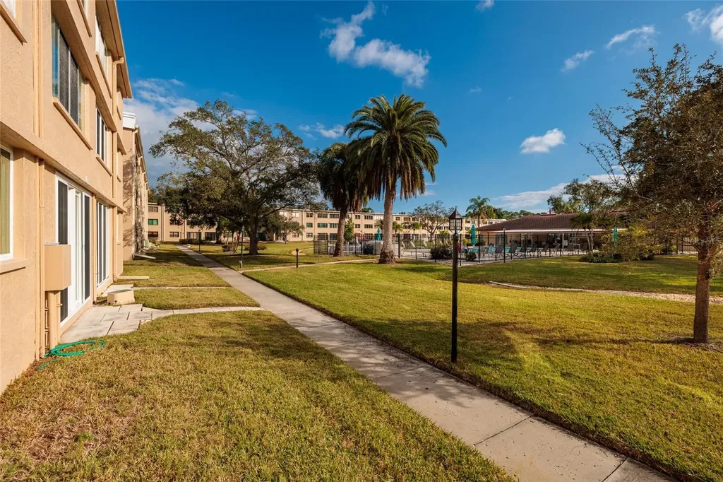 5095 Bay Street NE St Petersburg FL 33703