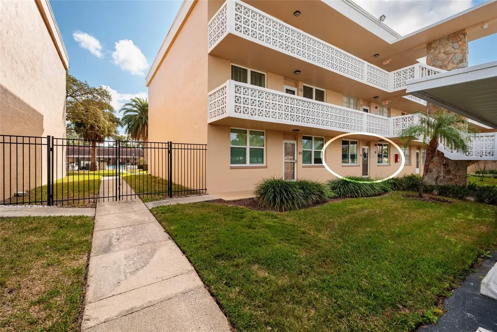 5095 Bay Street NE St Petersburg FL 33703