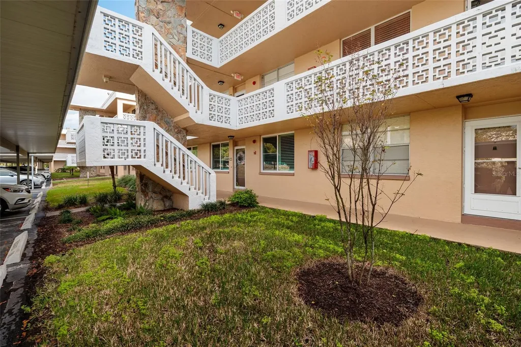 5095 Bay Street NE St Petersburg FL 33703