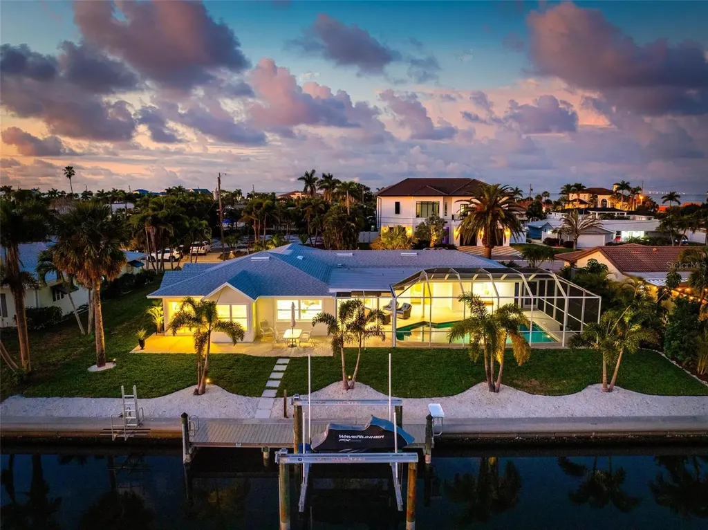 616 Foxworth Lane Holmes Beach FL 34217