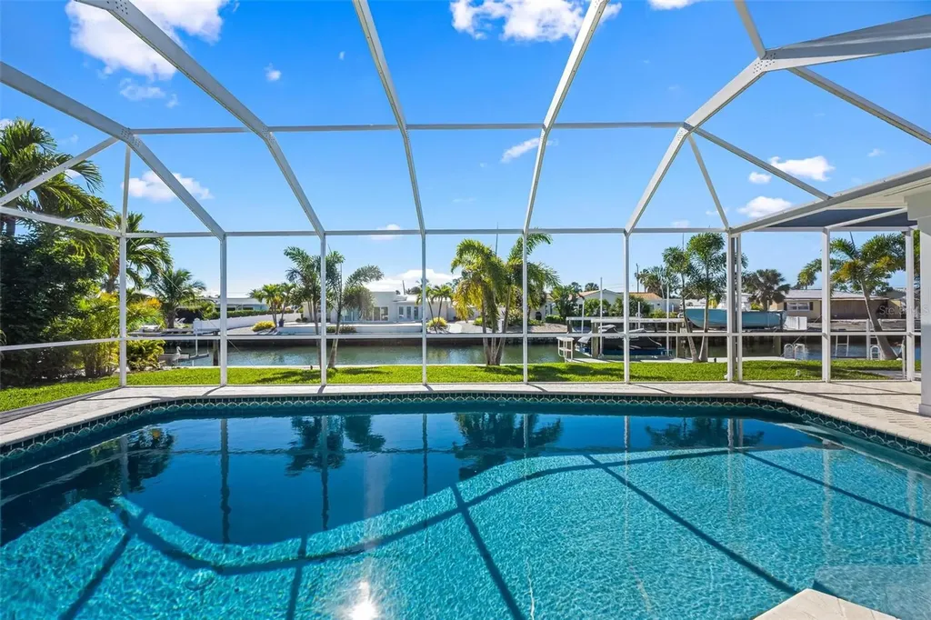 616 Foxworth Lane Holmes Beach FL 34217