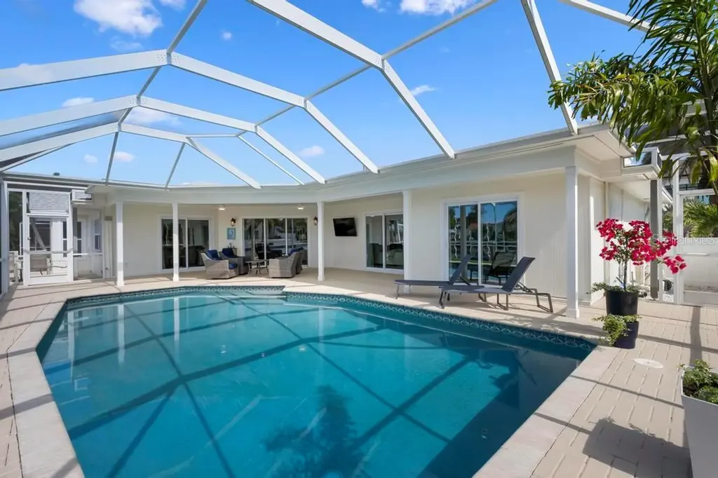 616 Foxworth Lane Holmes Beach FL 34217