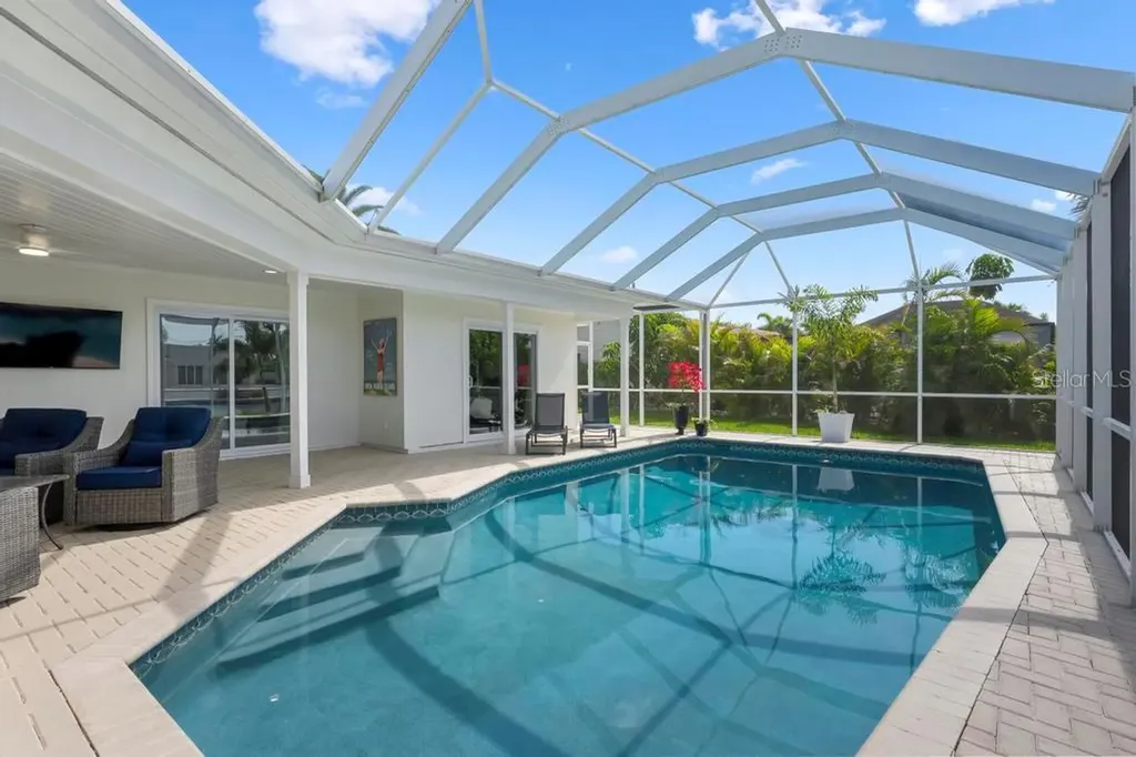 616 Foxworth Lane Holmes Beach FL 34217
