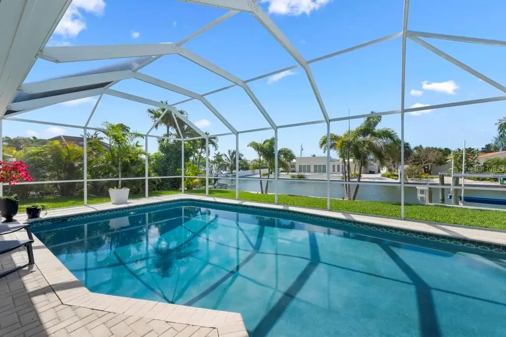 616 Foxworth Lane Holmes Beach FL 34217