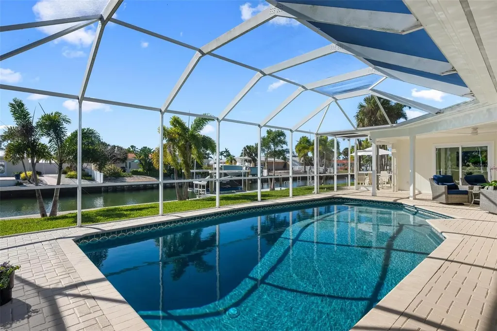 616 Foxworth Lane Holmes Beach FL 34217