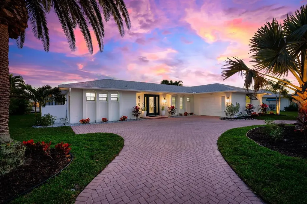 616 Foxworth Lane Holmes Beach FL 34217