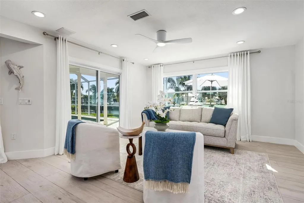 616 Foxworth Lane Holmes Beach FL 34217